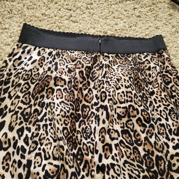 Victoria Secret cheetah-print slip in size 4. - Picture 3 of 4